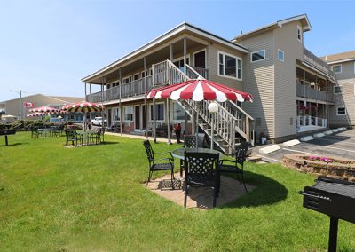 Grills And Lawn Tables