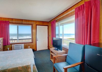 Room 17 Queen Bed