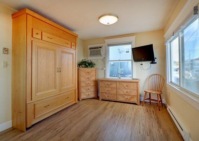 Suite C Murphy Bed