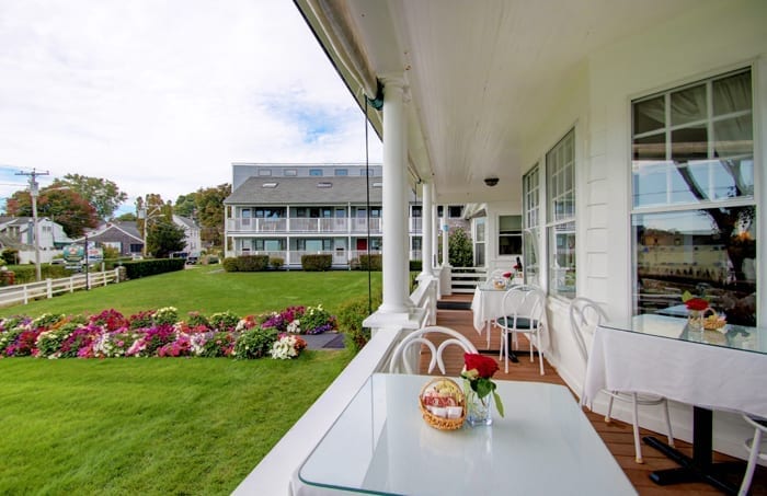 porchtowardrearbuilding